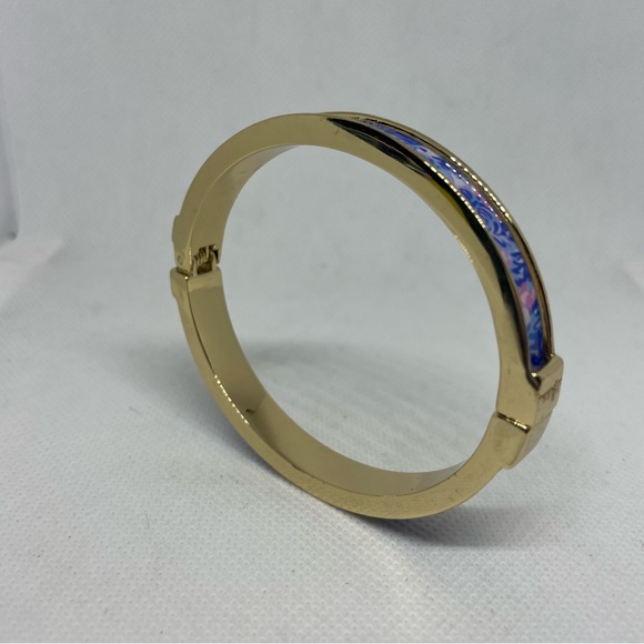 Lilly Pulitzer Gold Navy Holy Flocksmolie Hinge Bracelet and Drawstring Bag NEW - Picture 8 of 8